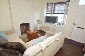 2 bedroom Terraced t...